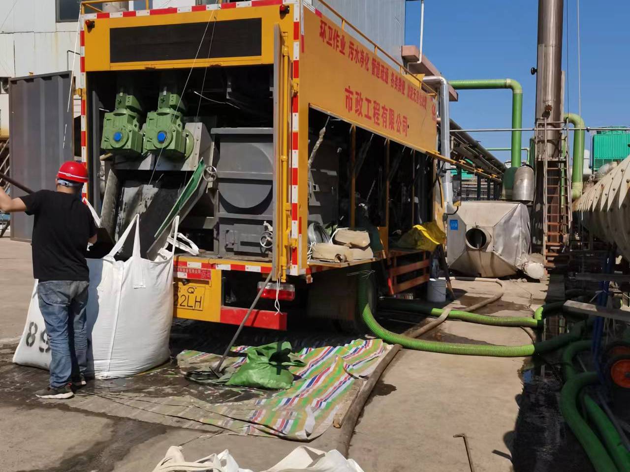 魏县淤泥压干处理